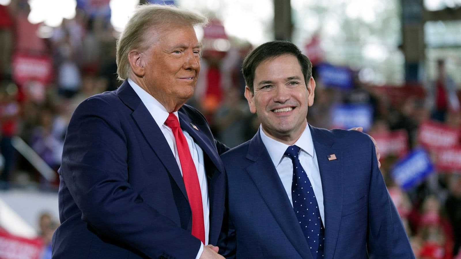 Fact Check: Trump has small hands