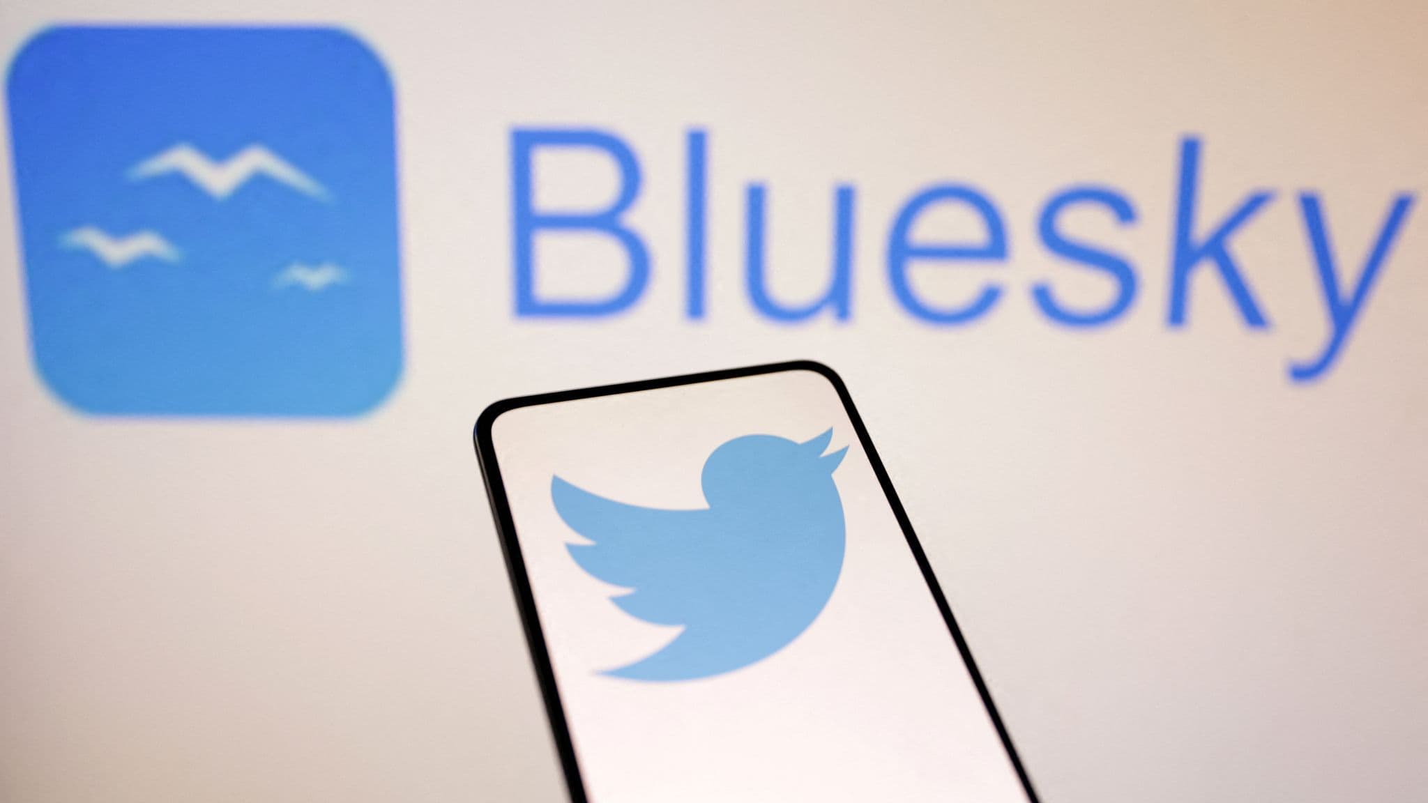 Fact Check: Twitter is dying and losing users